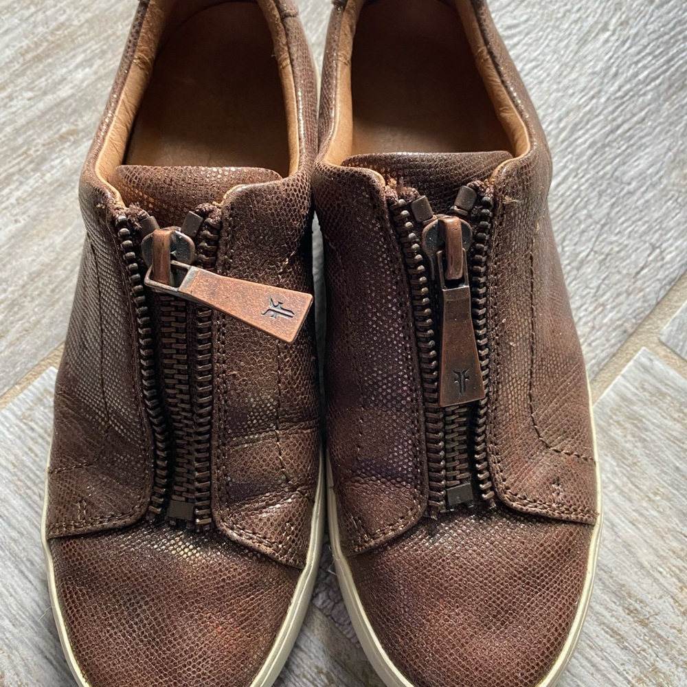 FRYE Lena Leather Zip-Front Casual Sneakers